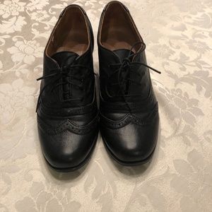 Women's Black Oxfords from Julia Bo